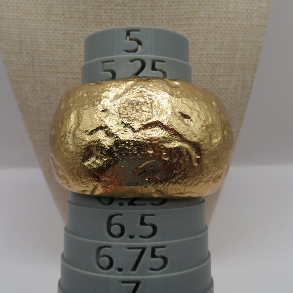 Elegant Gold Textured Cuff Bracelet - Picture 10 of 11